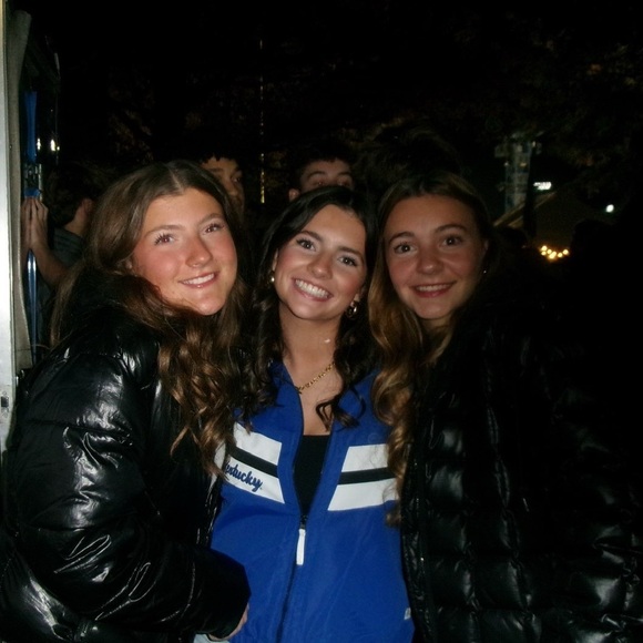 Meet your Posher, Crosby - Picture 1 of 1